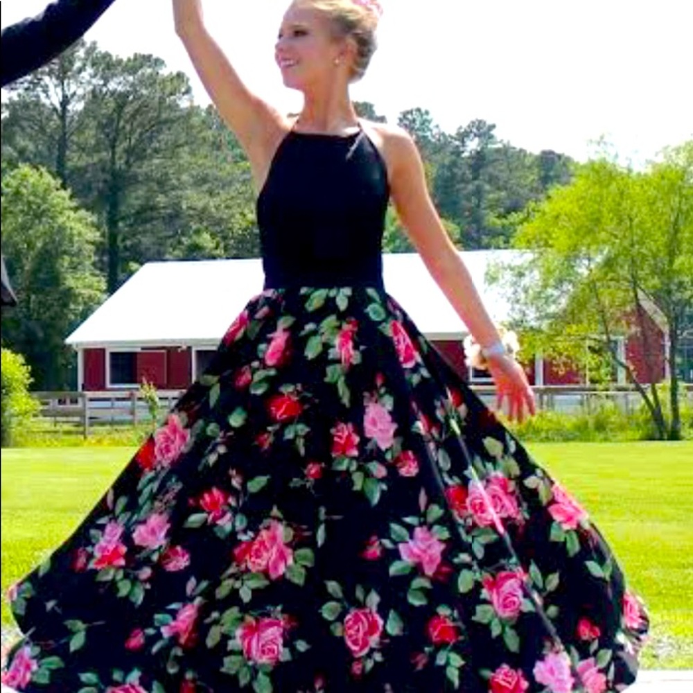 Sherri Hill floral formal. Size 2